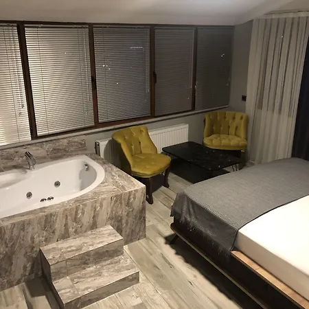 Martin Aparthotel 2*