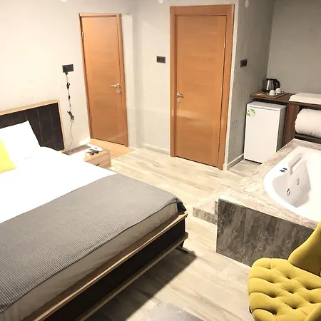 Martin Aparthotel 2*